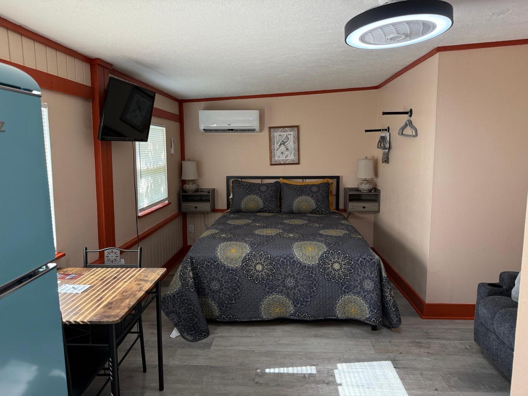 Nature Coast Inn & Cottages Inglis ภายนอก รูปภาพ